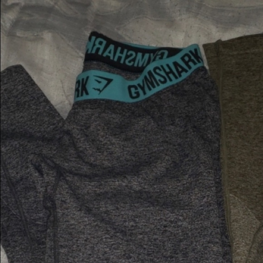 the blue leggings